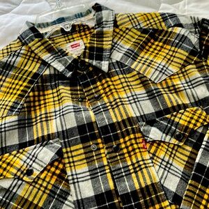 Men’s Levis flannel shirt like new